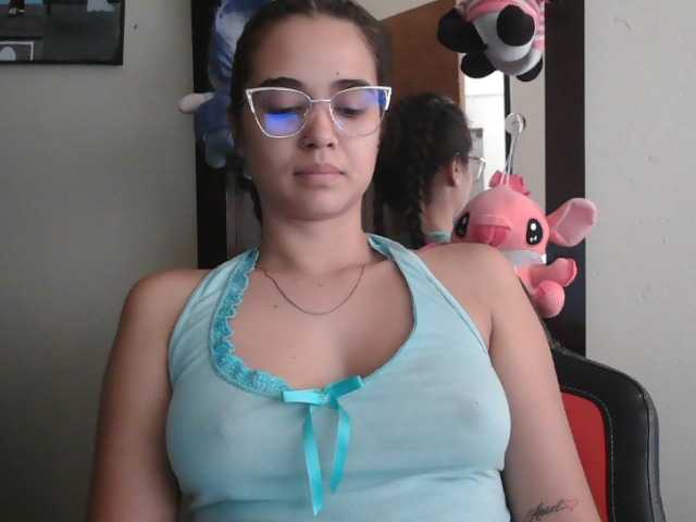 trianabell live webcam show
