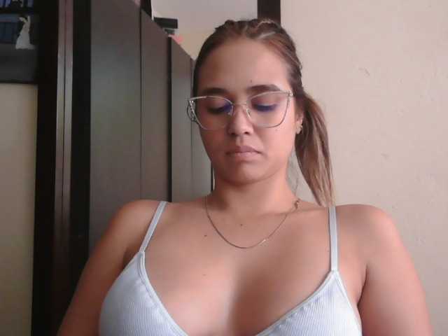 trianabell live cam on BongaCams