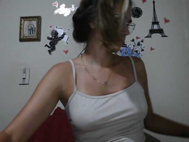 trianabell live cam on BongaCams