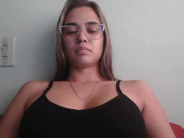 trianabell live cam on BongaCams