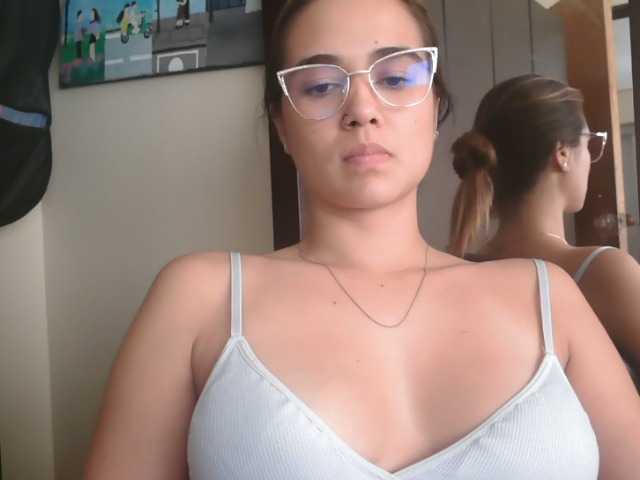 trianabell live cam on BongaCams