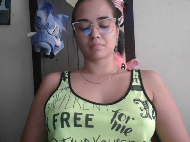 trianabell live webcam show