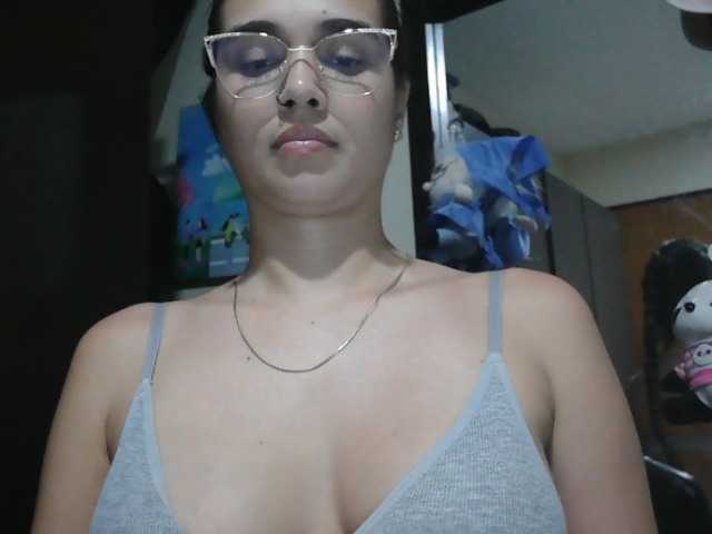 trianabell live cam on BongaCams