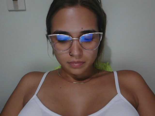 trianabell live cam on BongaCams