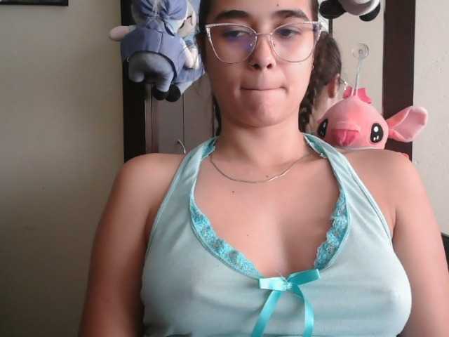 trianabell live webcam show