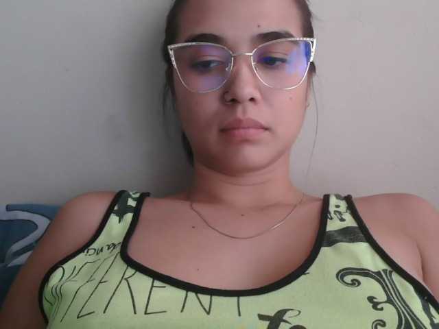 trianabell live webcam show
