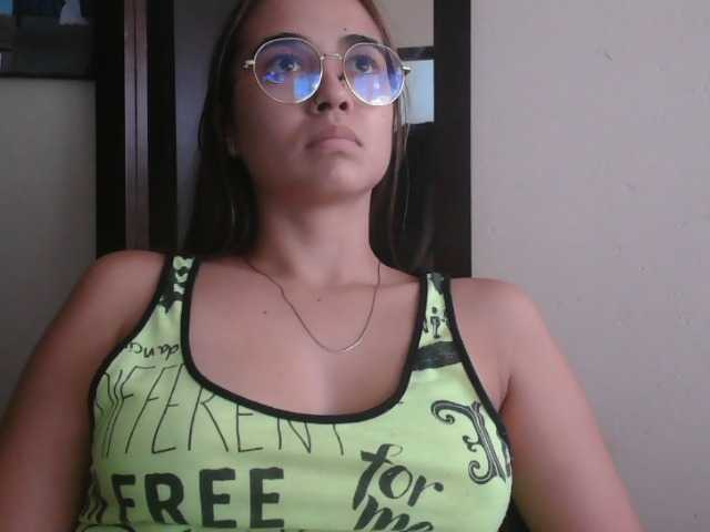 trianabell live cam on BongaCams