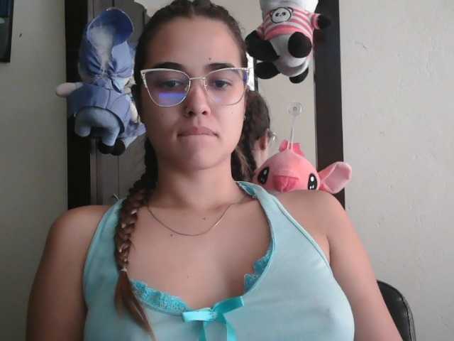 trianabell live webcam show