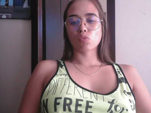 trianabell live cam on BongaCams