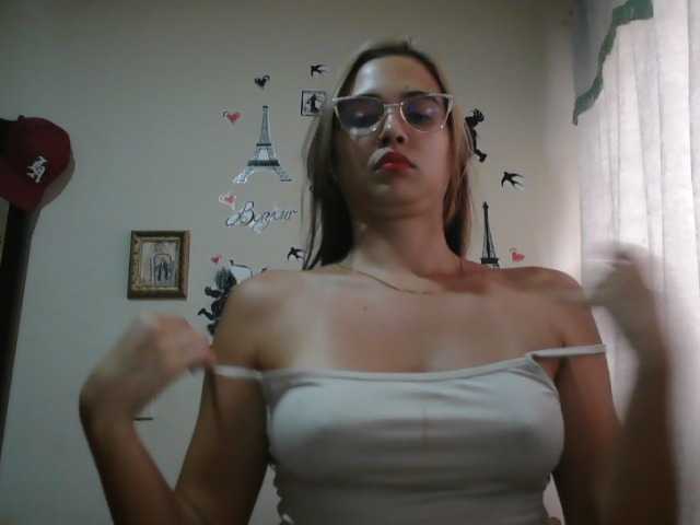 trianabell live cam preview