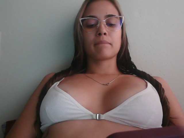 trianabell live cam on BongaCams