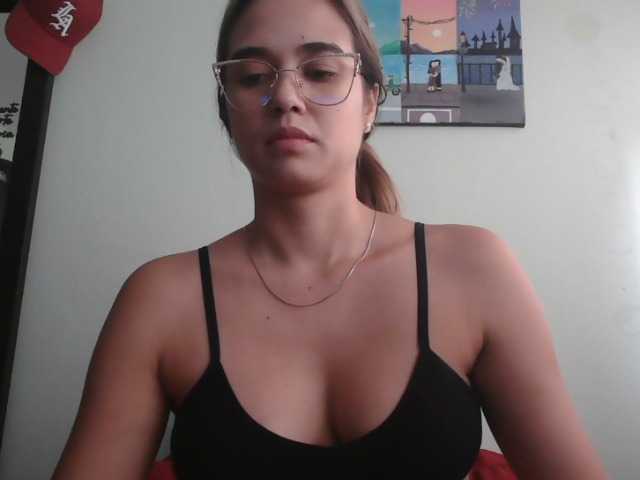 trianabell live cam on BongaCams