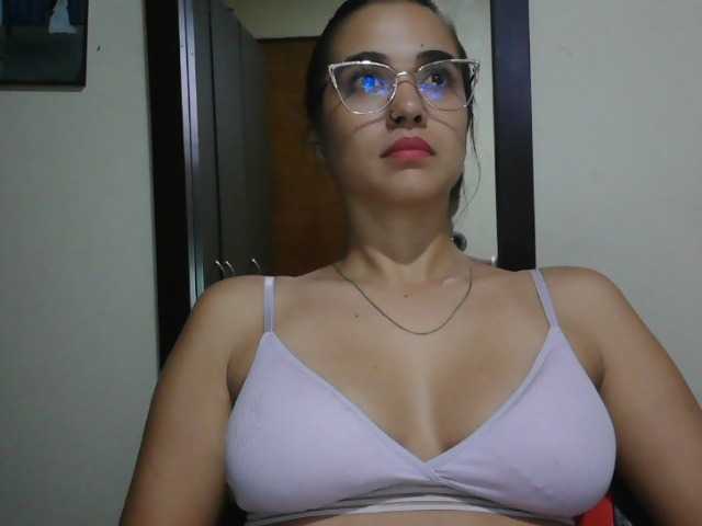 trianabell live cam on BongaCams