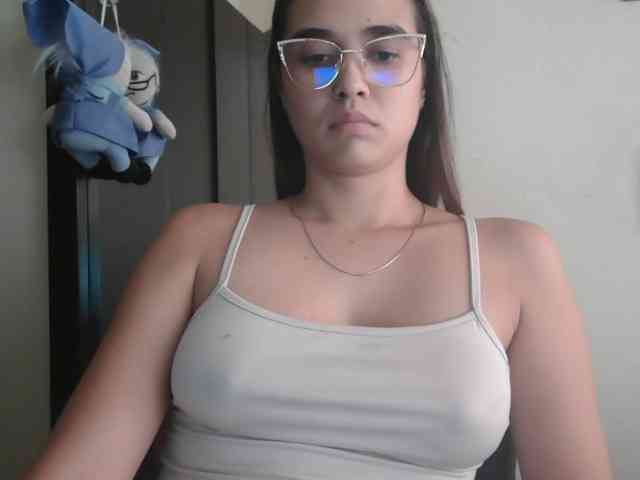 trianabell Live Webcam on BongaCams