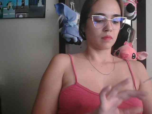trianabell Live Webcam on BongaCams