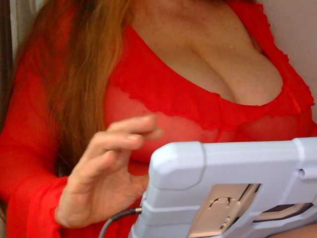 TexasMommy, en directo ahora en BongaCams