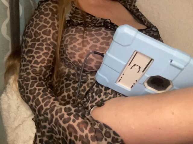 TexasMommy live cam preview
