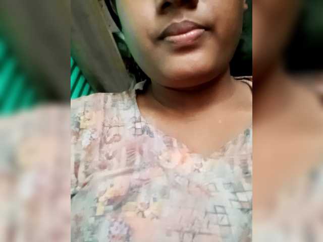 priyakhalifa20 live cam on BongaCams