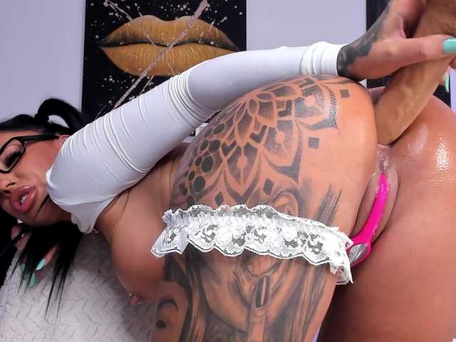 AnyssyaHot live webcam show