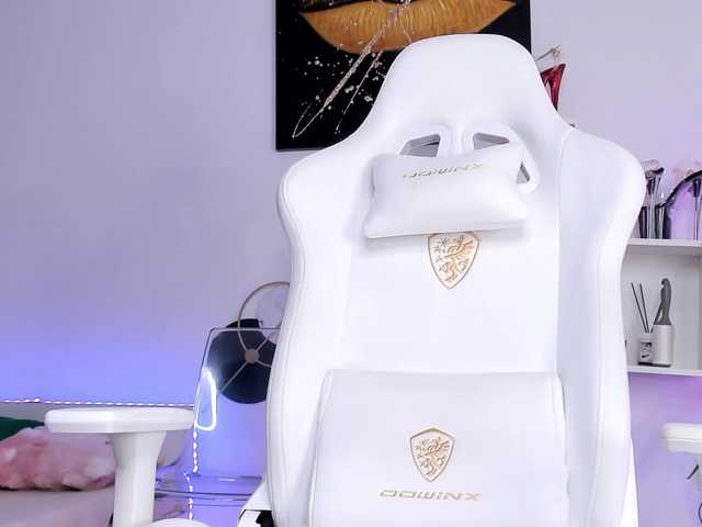 AnyssyaHot live webcam show