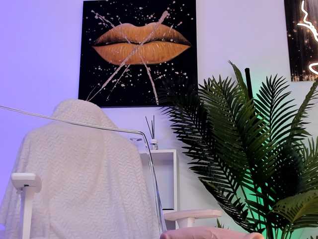 AnyssyaHot live cam on BongaCams