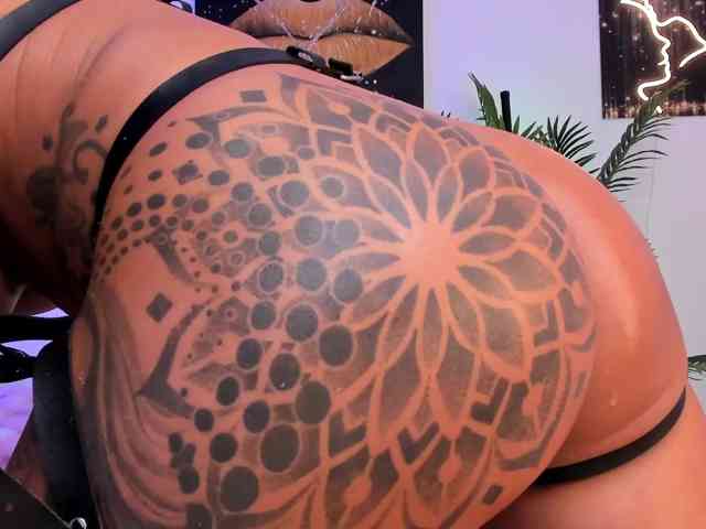 AnyssyaHot