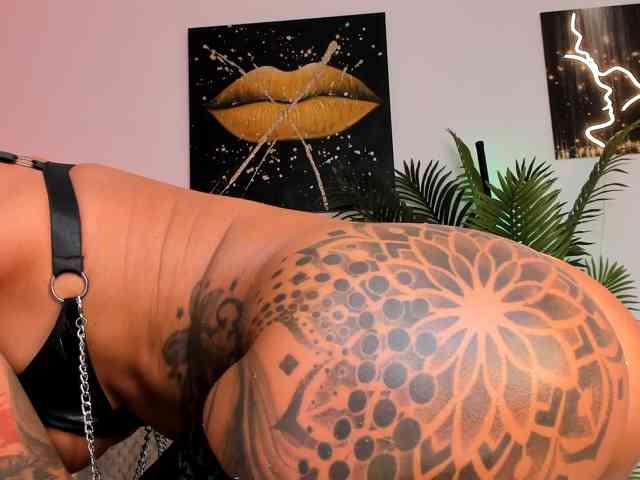 AnyssyaHot