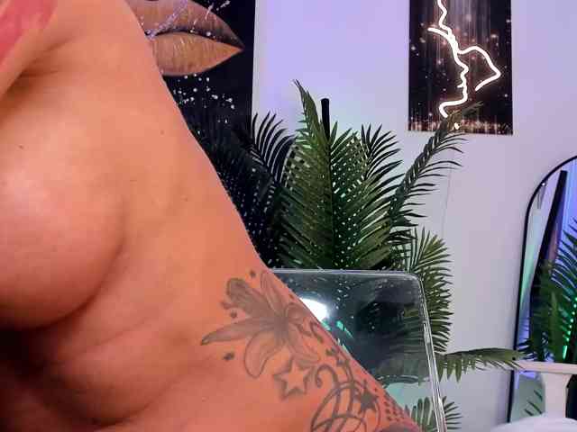 AnyssyaHot