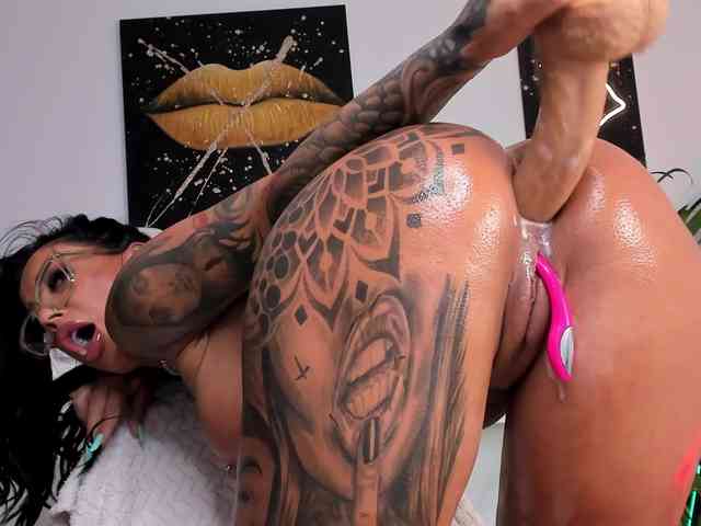 AnyssyaHot