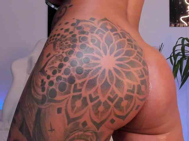 AnyssyaHot