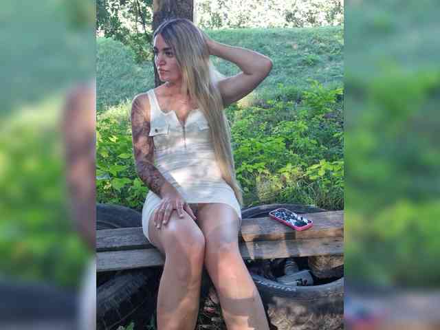 Model: SweetCoople