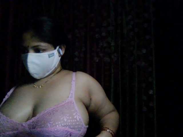Naughtyladki, en directo ahora en BongaCams