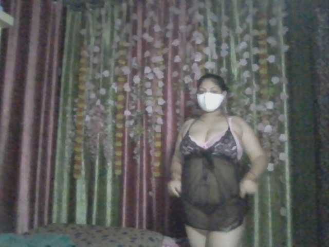 Naughtyladki, en directo ahora en BongaCams
