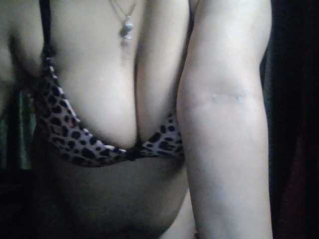 Naughtyladki live cam on BongaCams