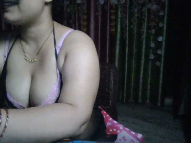 Naughtyladki, en directo ahora en BongaCams