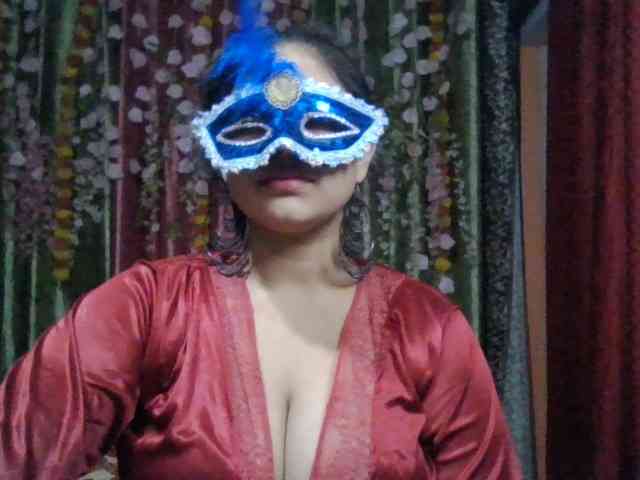 Naughtyladki webcam