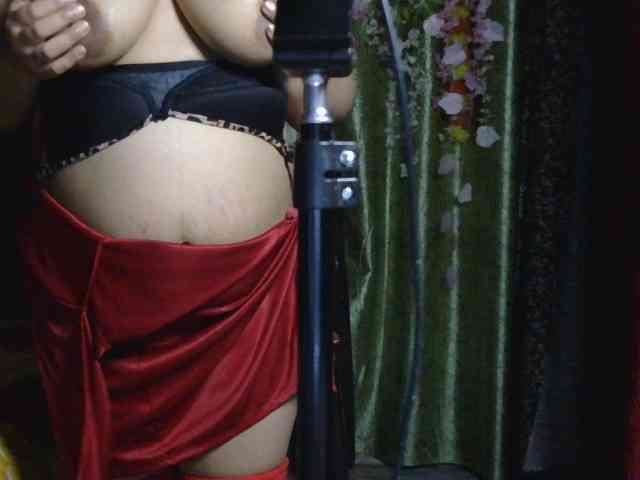 Naughtyladki webcam