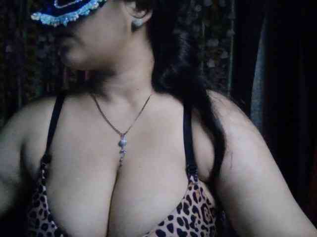 Naughtyladki webcam