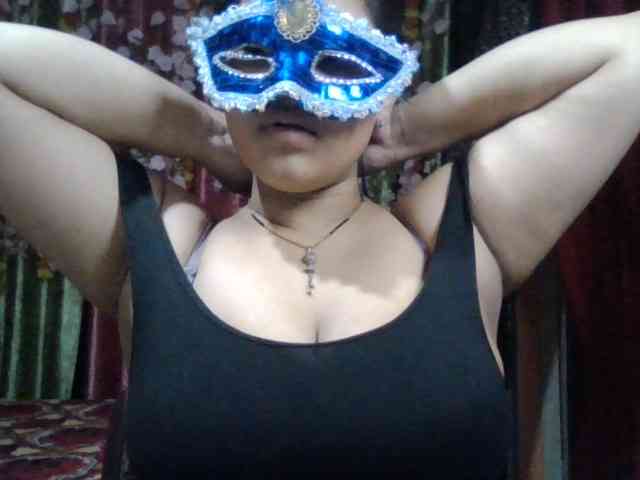 Naughtyladki webcam