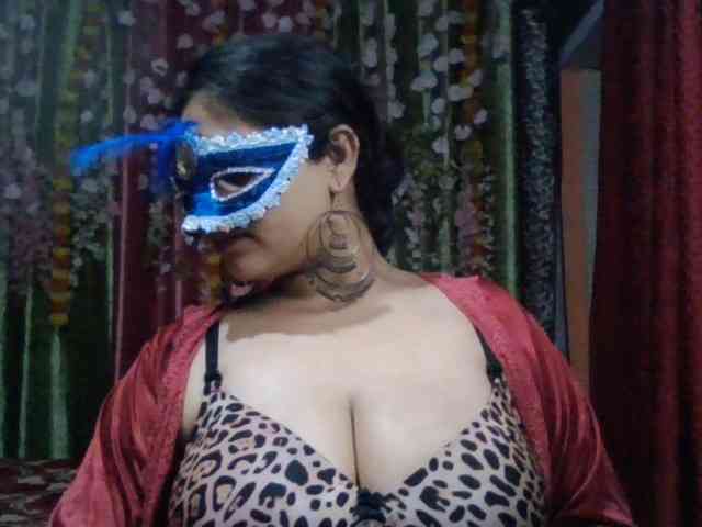 Naughtyladki webcam