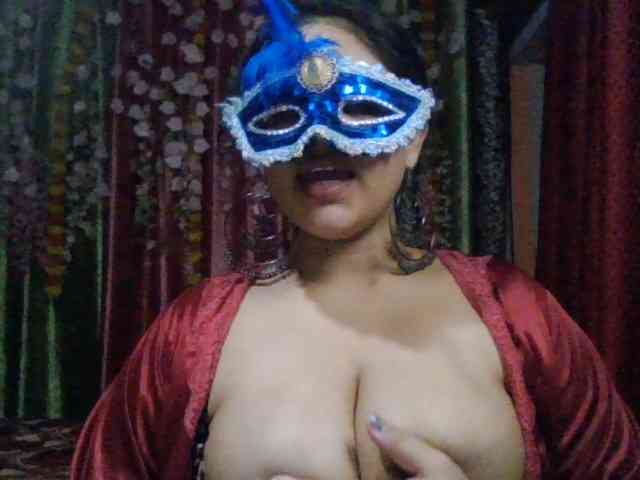 Naughtyladki webcam