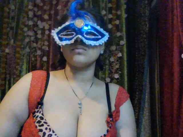 Naughtyladki webcam
