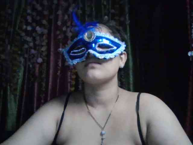Naughtyladki webcam