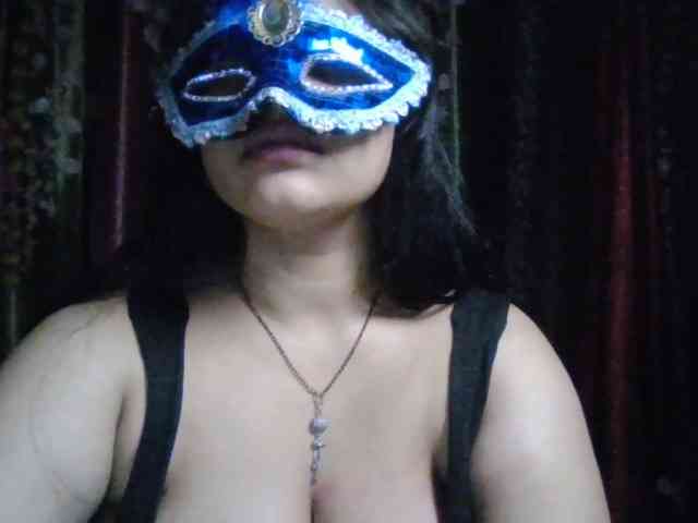 Naughtyladki webcam