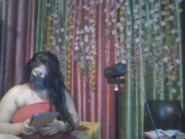 Naughtyladki webcam