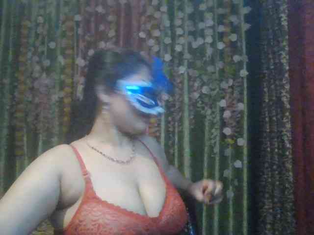 Naughtyladki webcam