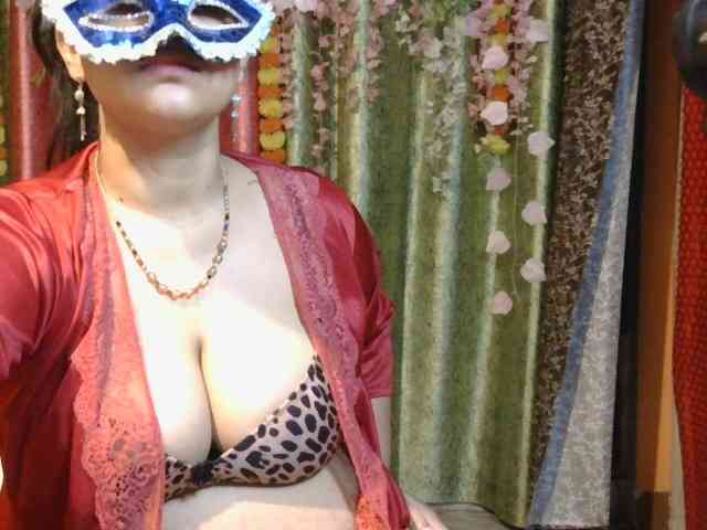 Naughtyladki webcam
