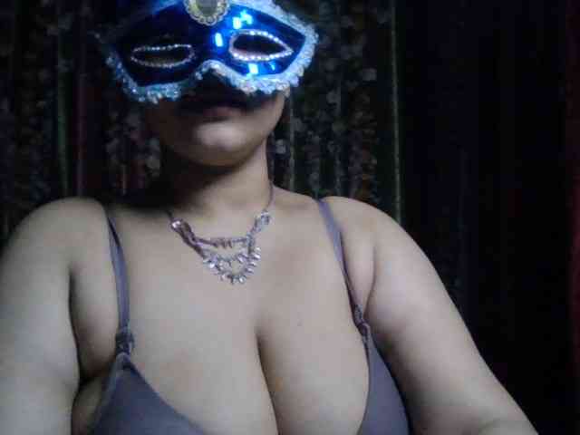 Naughtyladki webcam