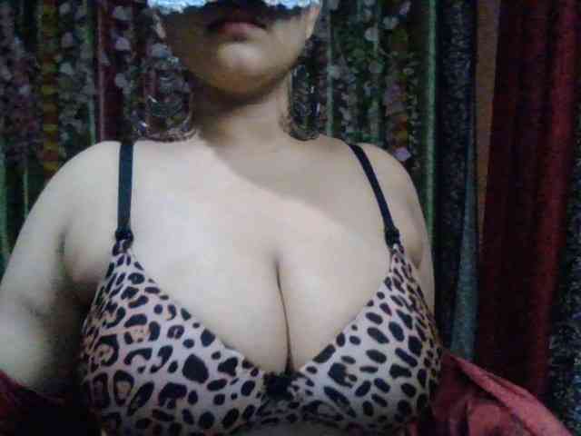 Naughtyladki webcam
