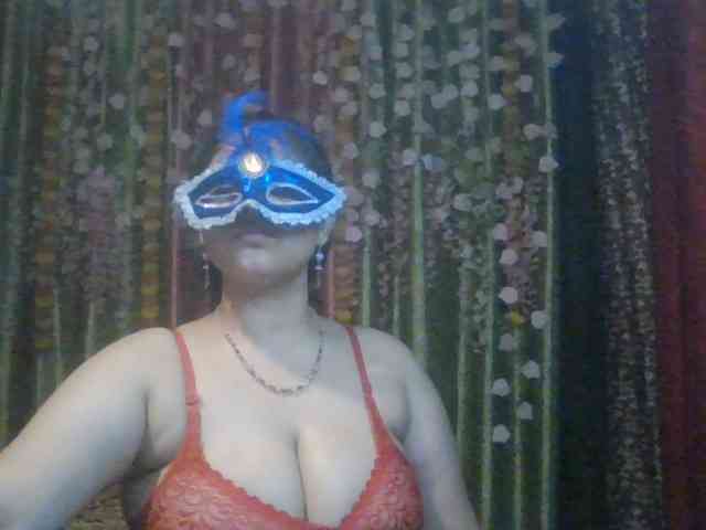 Naughtyladki webcam